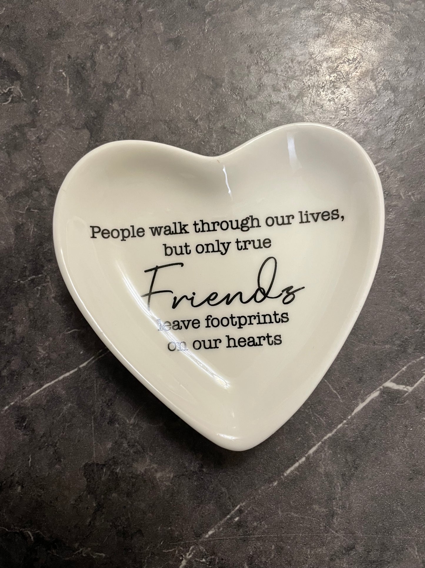 FRIENDS & FAMILY TRINKET DISH (7cm)
