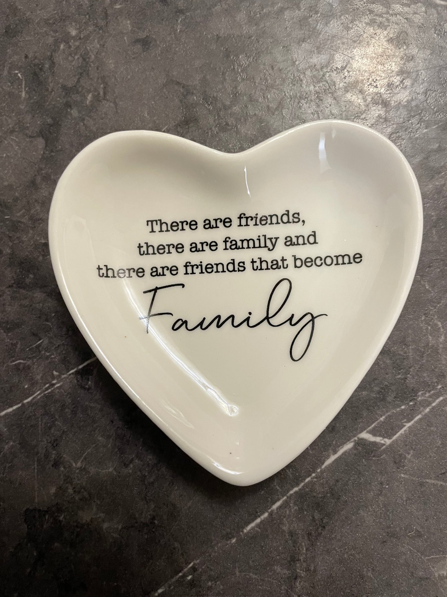 FRIENDS & FAMILY TRINKET DISH (7cm)