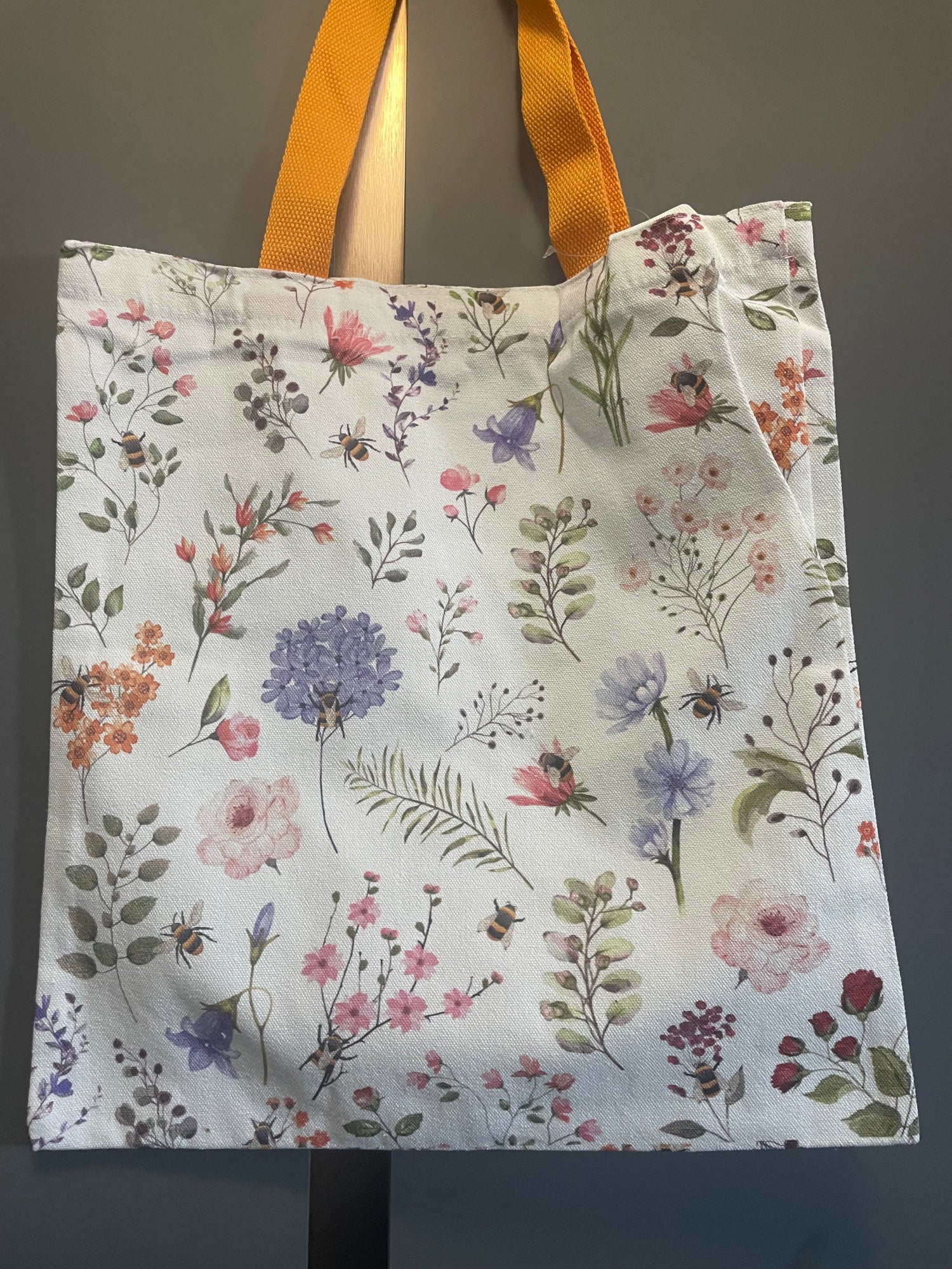 SHOPPING BAGS & TOTES 👜