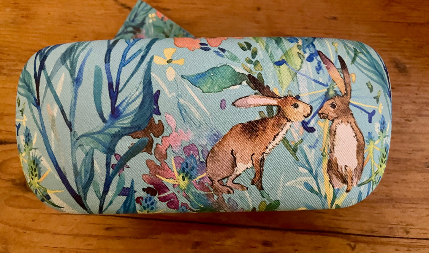 KISSING HARES GLASSES CASE