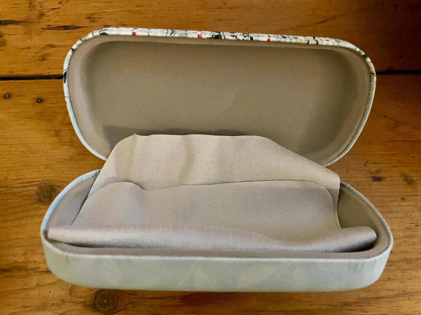 FOXY TALES GLASSES CASE